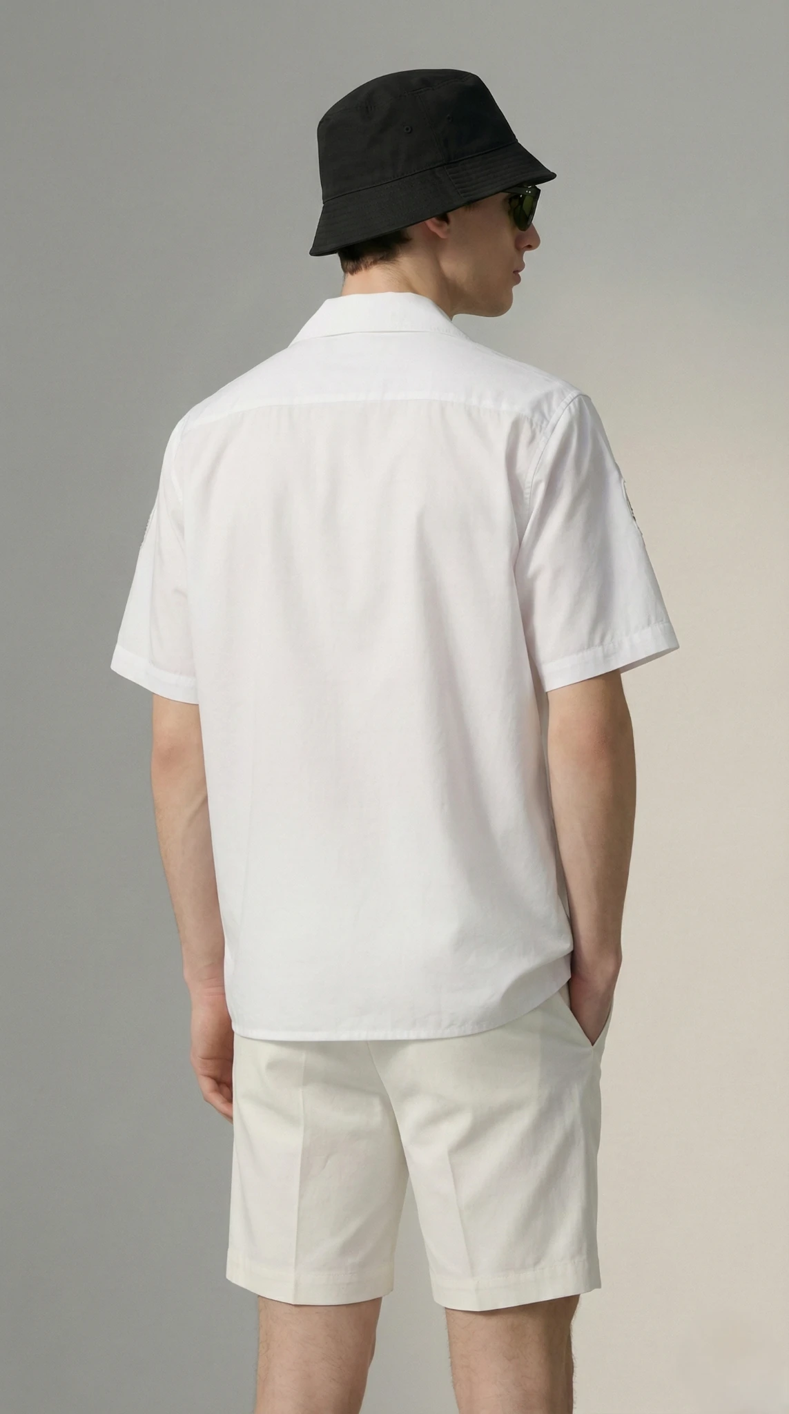 Le-Animal-Art-Cuban-Collar-Hand-Embroidered-and-Painted-Cotton-back